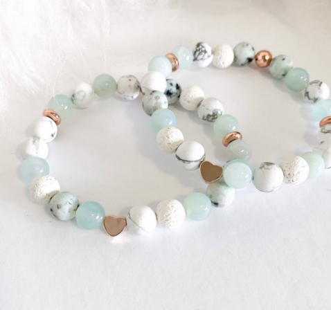 Caribbean calcite with howlite and white lava 18cm bracelet